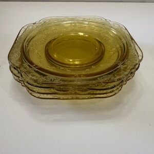 Vintage Depression
Glass Madrid Pattern
Federal Yellow Amber
4 Saucers